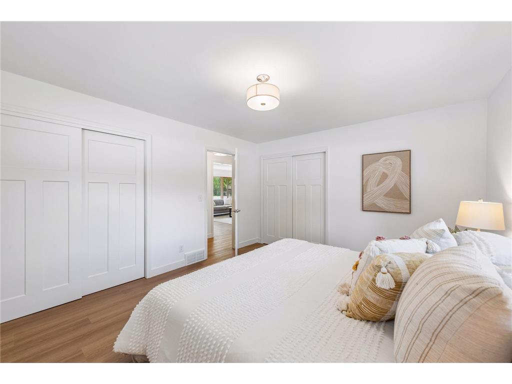 6 Mission Lane Bloomington MN 55420 7081508 image16