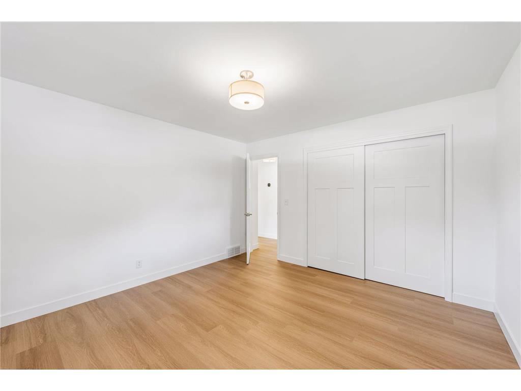 6 Mission Lane Bloomington MN 55420 7081508 image18