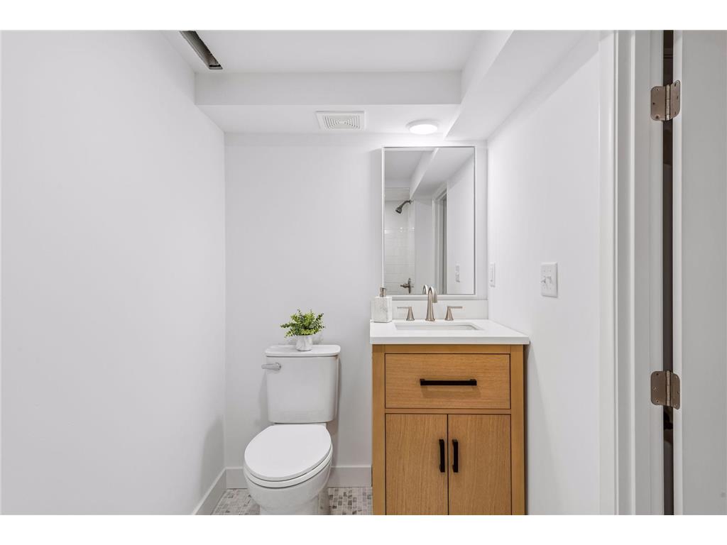 6 Mission Lane Bloomington MN 55420 7081508 image31