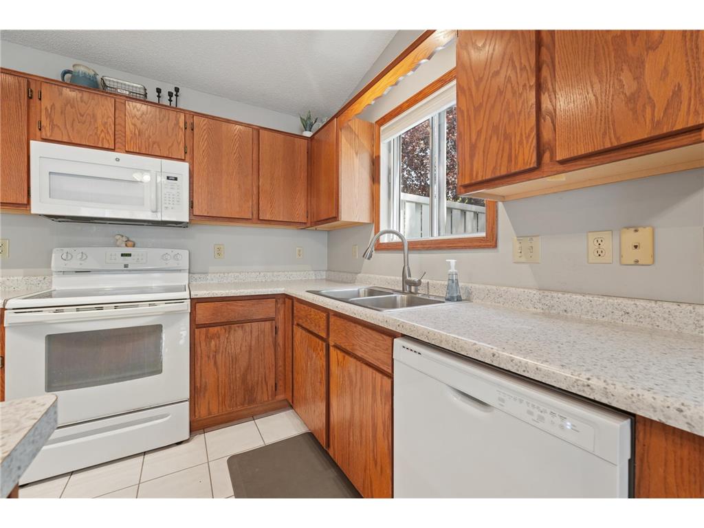 6 Oak Road #B Circle Pines MN 55014 7074788 image12
