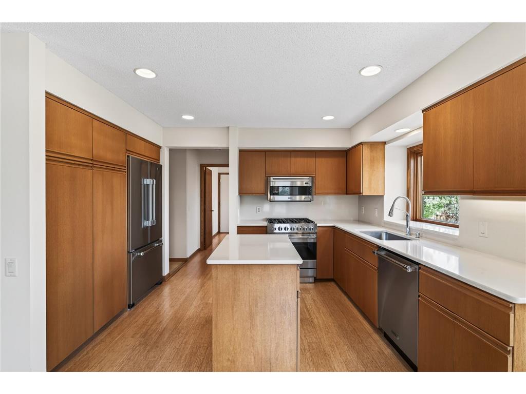 6 Pine Valley Drive Dellwood MN 55110 7029829 image6