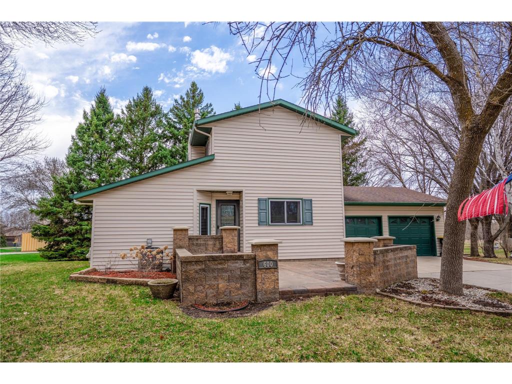 600 33rd Street NW Willmar MN 56201 7056271 image1