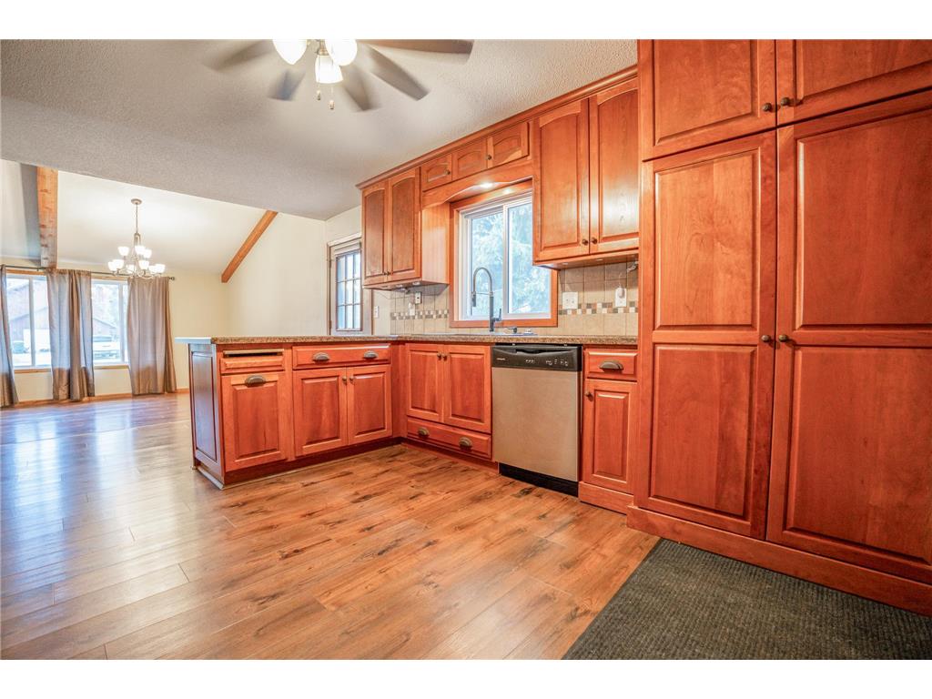 600 33rd Street NW Willmar MN 56201 7056271 image10