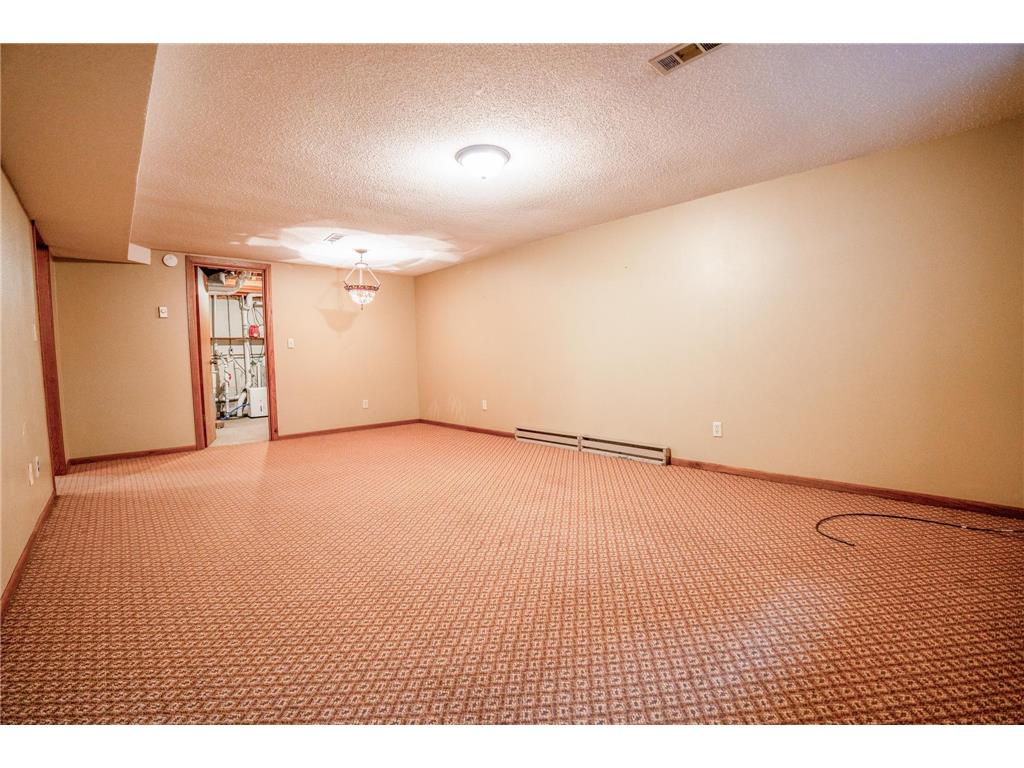 600 33rd Street NW Willmar MN 56201 7056271 image24