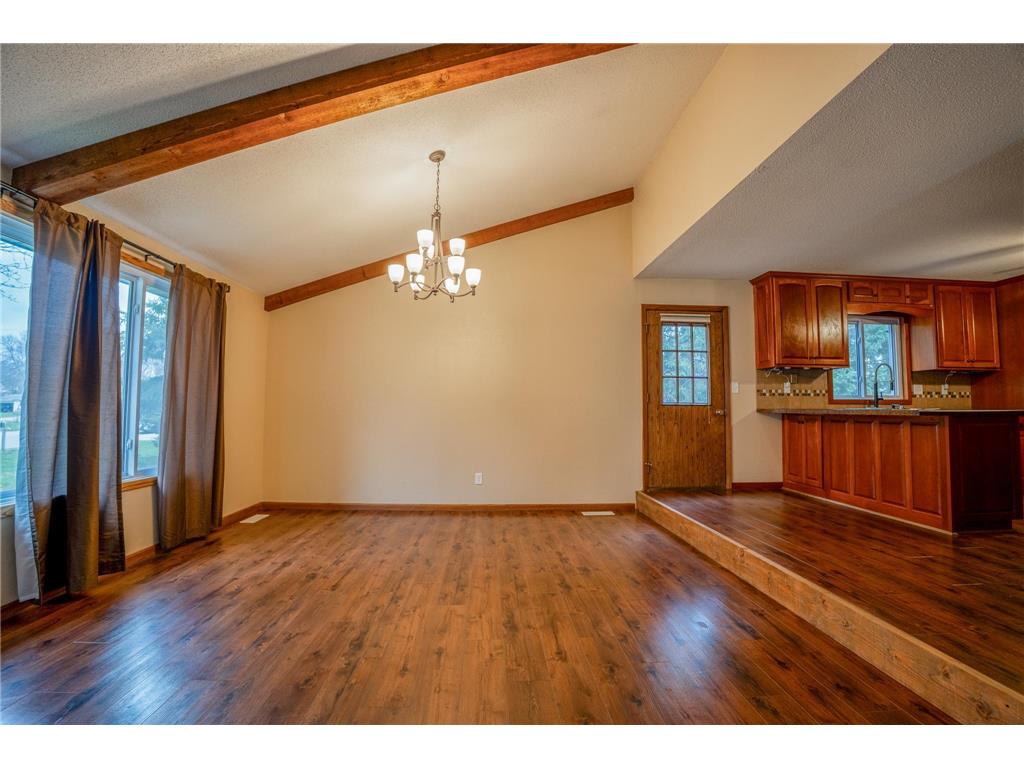 600 33rd Street NW Willmar MN 56201 7056271 image6