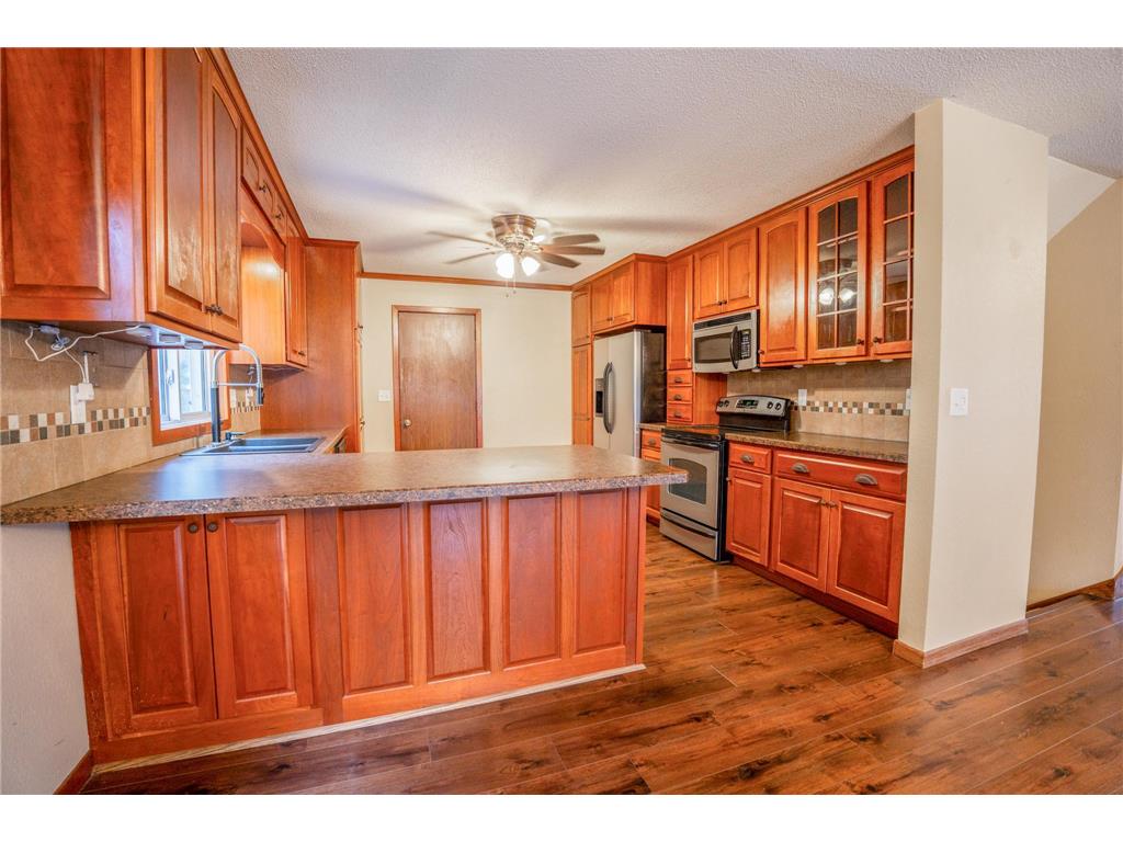 600 33rd Street NW Willmar MN 56201 7056271 image8