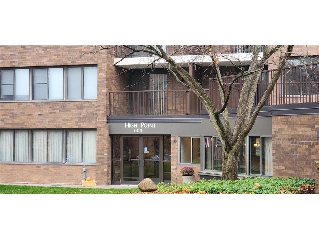 600 4th Street SW #104 Rochester MN 55902 6823024 image1