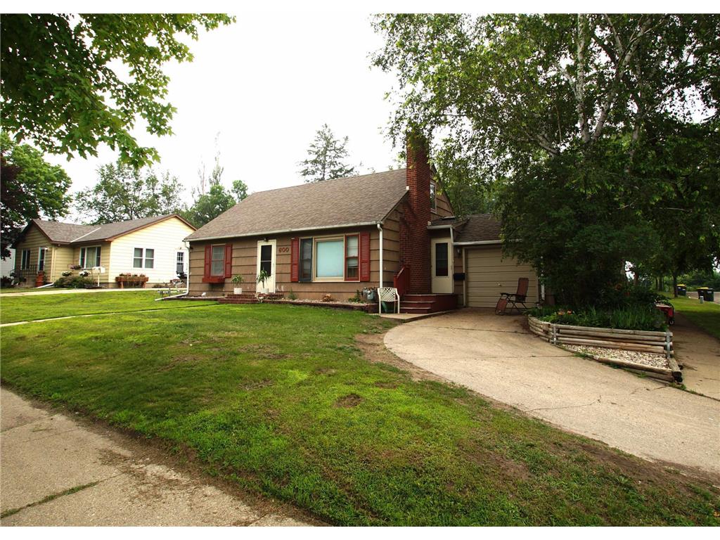 600 7th Street NW, Willmar, MN 56201 MLS 6394278 Edina Realty