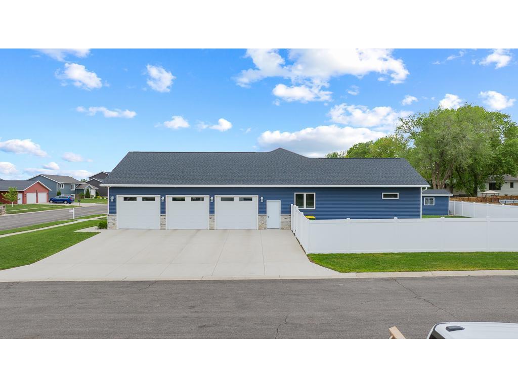 600 Elizabeth Street Marshall MN 56258 7075875 image80
