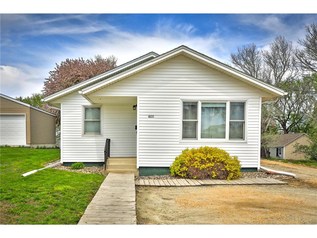 600 Elm Avenue W Waseca MN 56093 6526668 image1