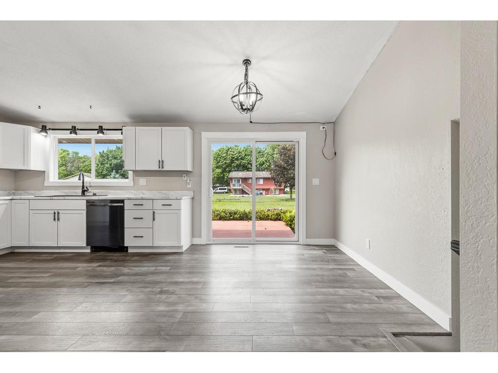 600 Lawrence Street Marshall MN 56258 7087166 image16