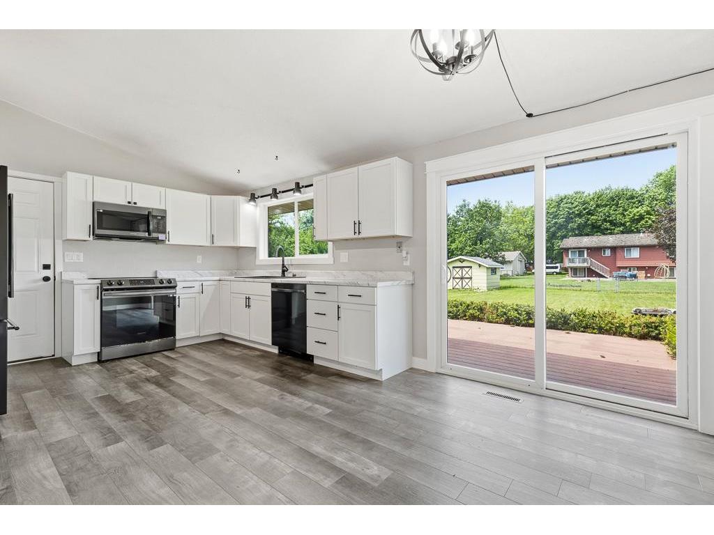 600 Lawrence Street Marshall MN 56258 7087166 image19