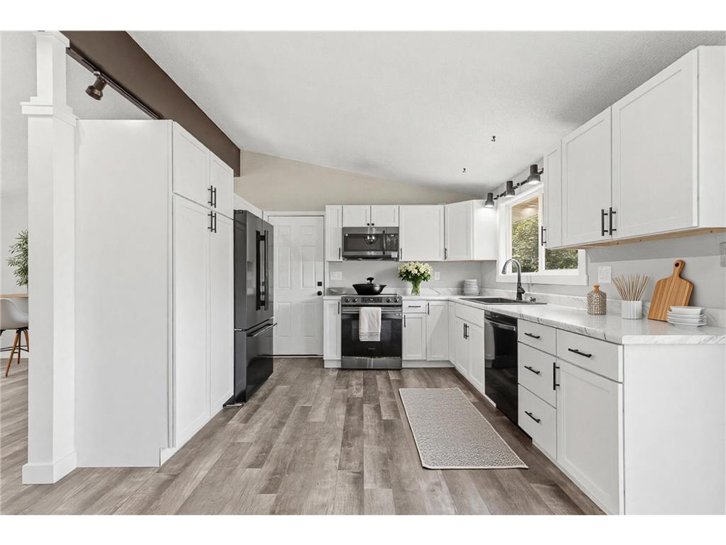 600 Lawrence Street Marshall MN 56258 7087166 image20