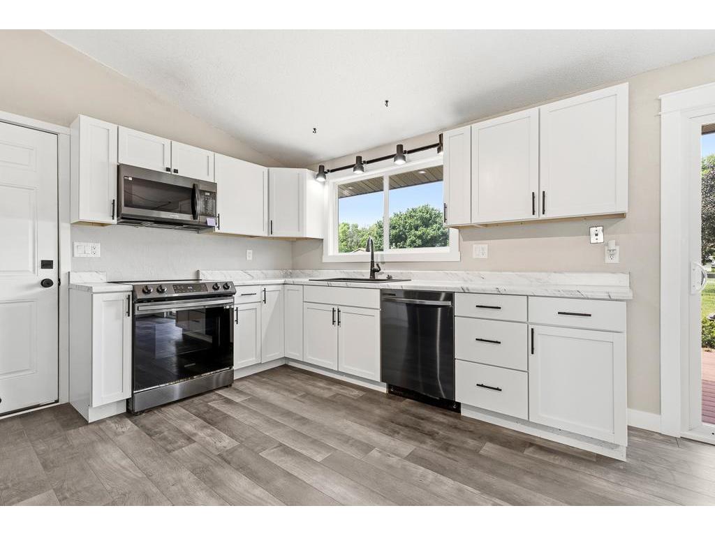 600 Lawrence Street Marshall MN 56258 7087166 image21