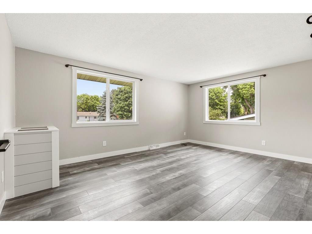 600 Lawrence Street Marshall MN 56258 7087166 image26