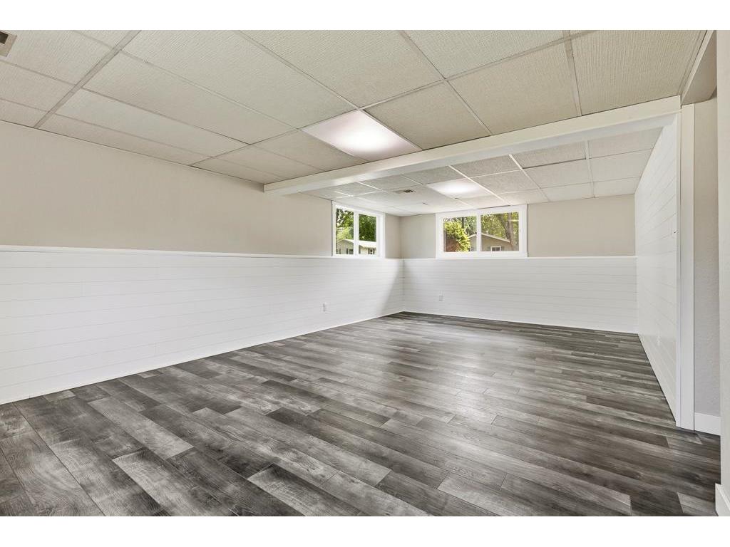 600 Lawrence Street Marshall MN 56258 7087166 image32