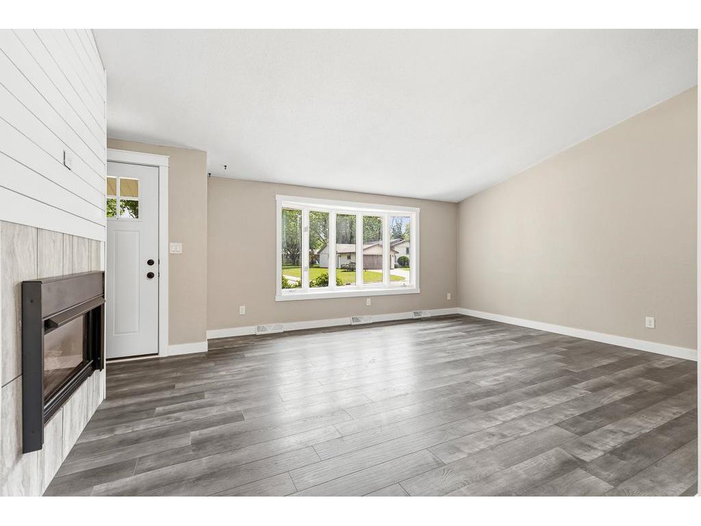 600 Lawrence Street Marshall MN 56258 7087166 image8
