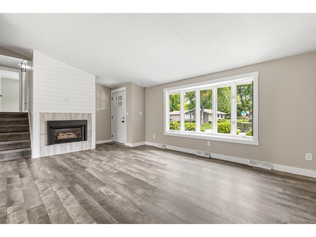 600 Lawrence Street Marshall MN 56258 7087166 image9