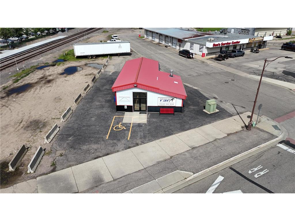 600 N Washington Avenue Detroit Lakes MN 56501 6766841 image1