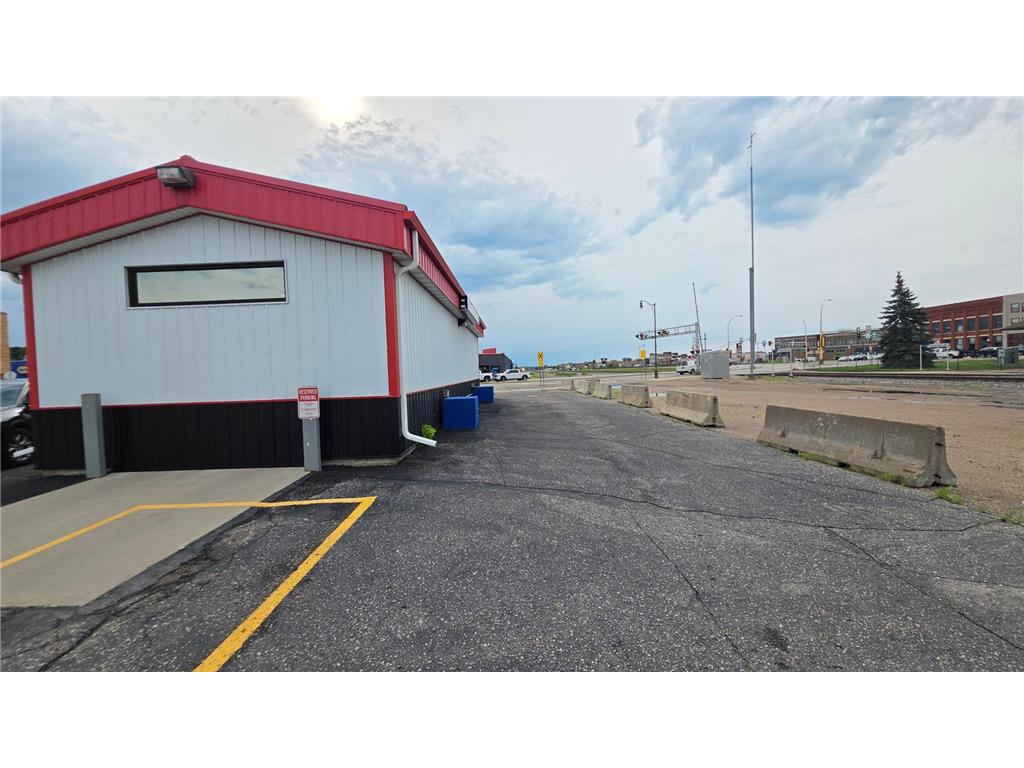 600 N Washington Avenue Detroit Lakes MN 56501 7092149 image23