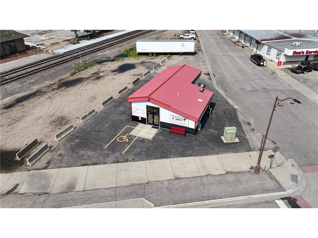 600 N Washington Avenue Detroit Lakes MN 56501 7092149 image3