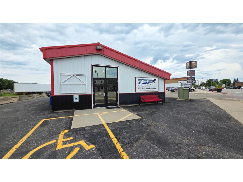 600 N Washington Avenue Detroit Lakes MN 56501 7092149 image34