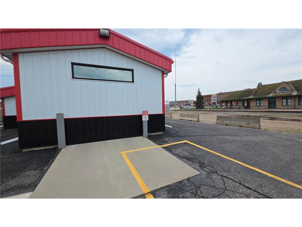 600 N Washington Avenue Detroit Lakes MN 56501 7092149 image37
