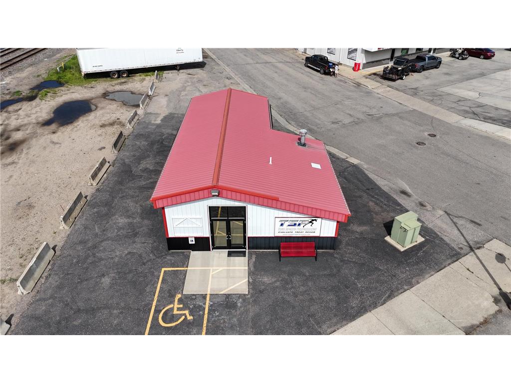 600 N Washington Avenue Detroit Lakes MN 56501 7092149 image4