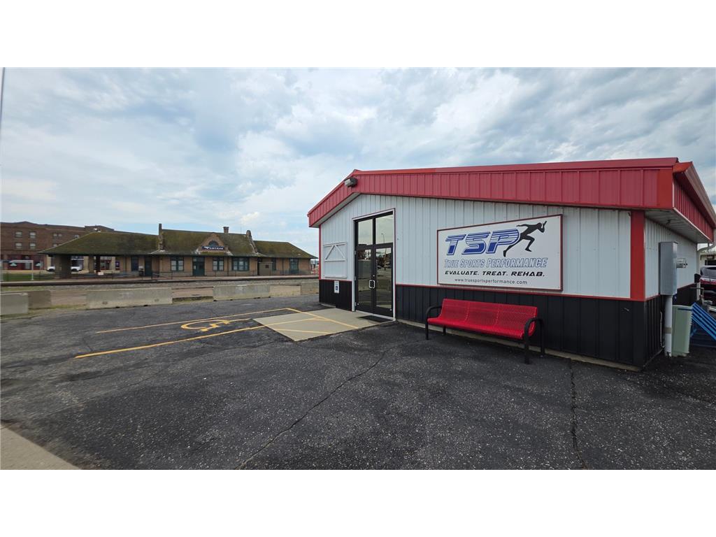600 N Washington Avenue Detroit Lakes MN 56501 7092149 image8
