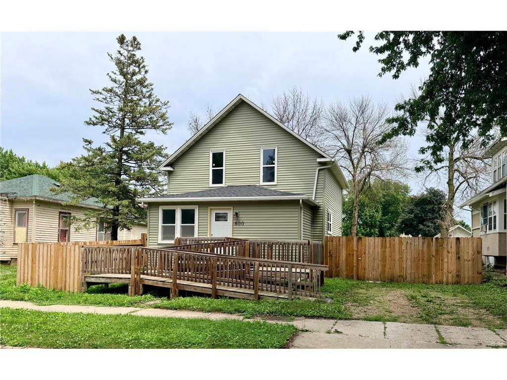 600 Strait Avenue Worthington MN 56187 7098100 image1