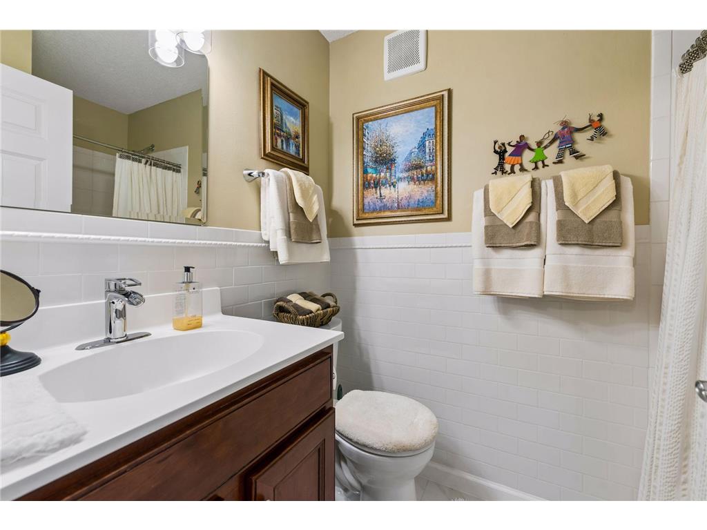 6000 Chasewood Parkway #204 Minnetonka MN 55343 7067481 image16