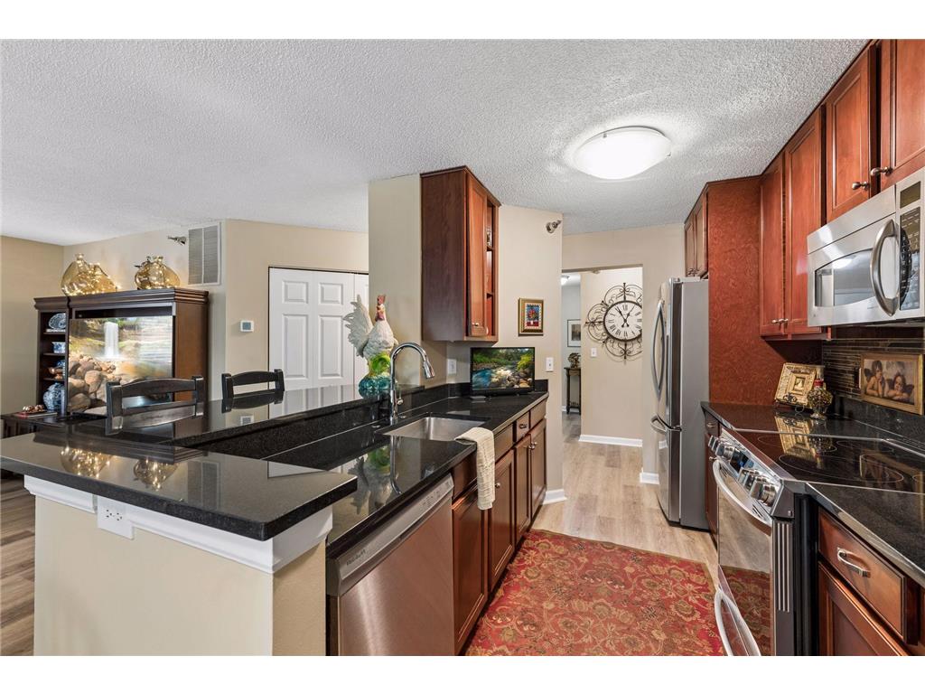 6000 Chasewood Parkway #204 Minnetonka MN 55343 7067481 image7