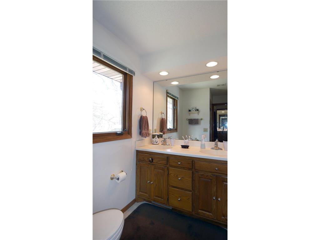 6000 Timberglade Circle Bloomington MN 55438 7050372 image16