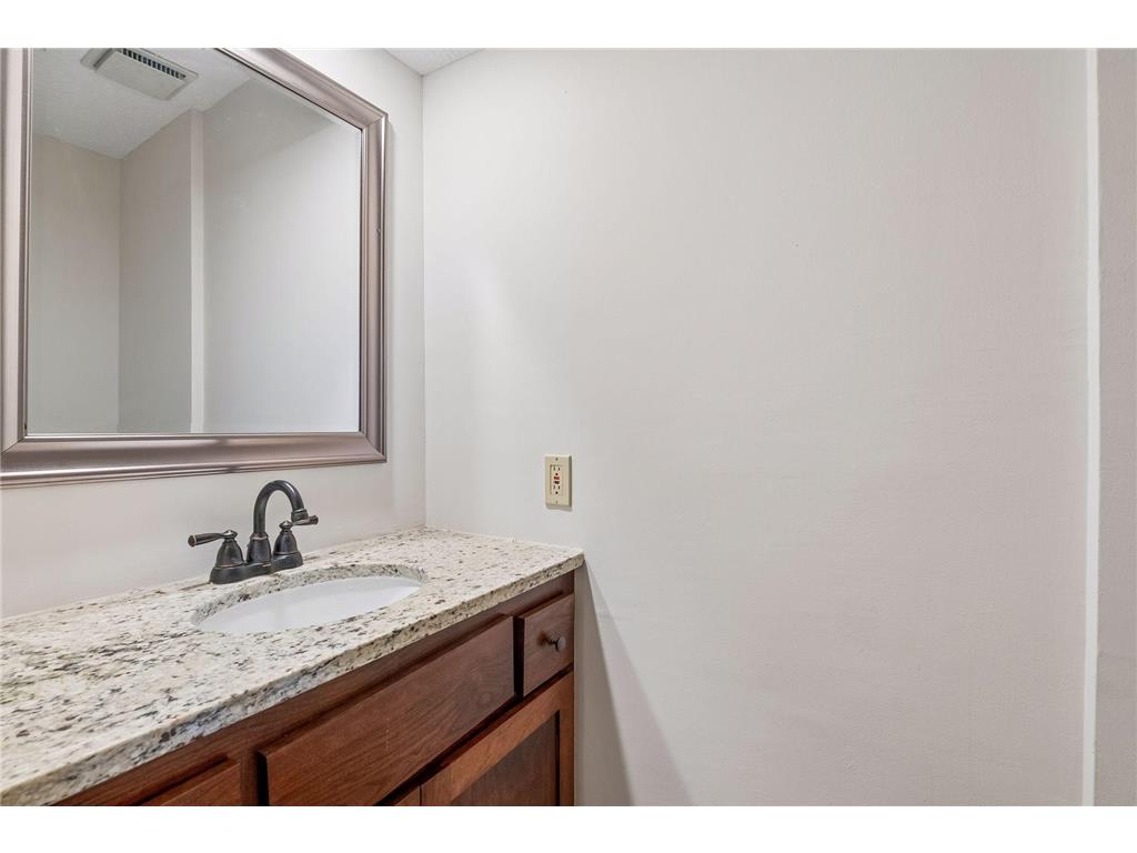 6001 W 98th Street Bloomington MN 55438 7058456 image14
