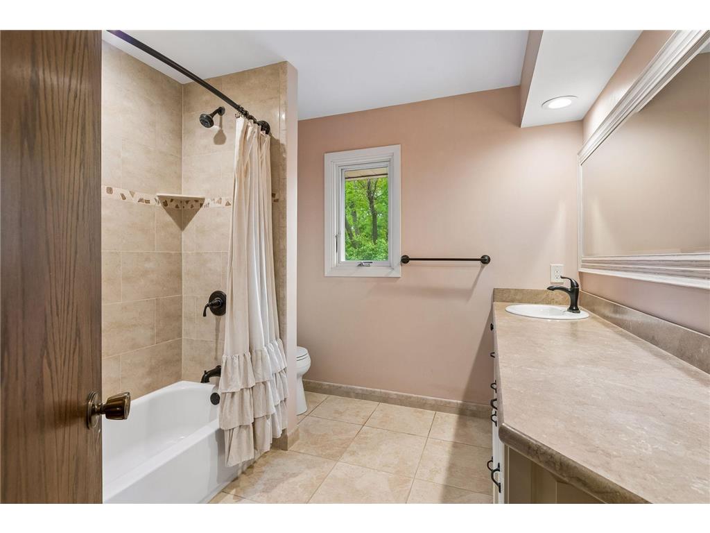 6001 W 98th Street Bloomington MN 55438 7058456 image18