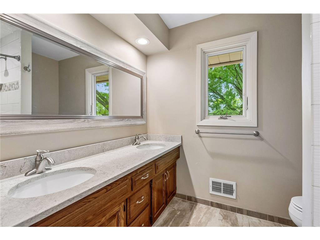 6001 W 98th Street Bloomington MN 55438 7058456 image23