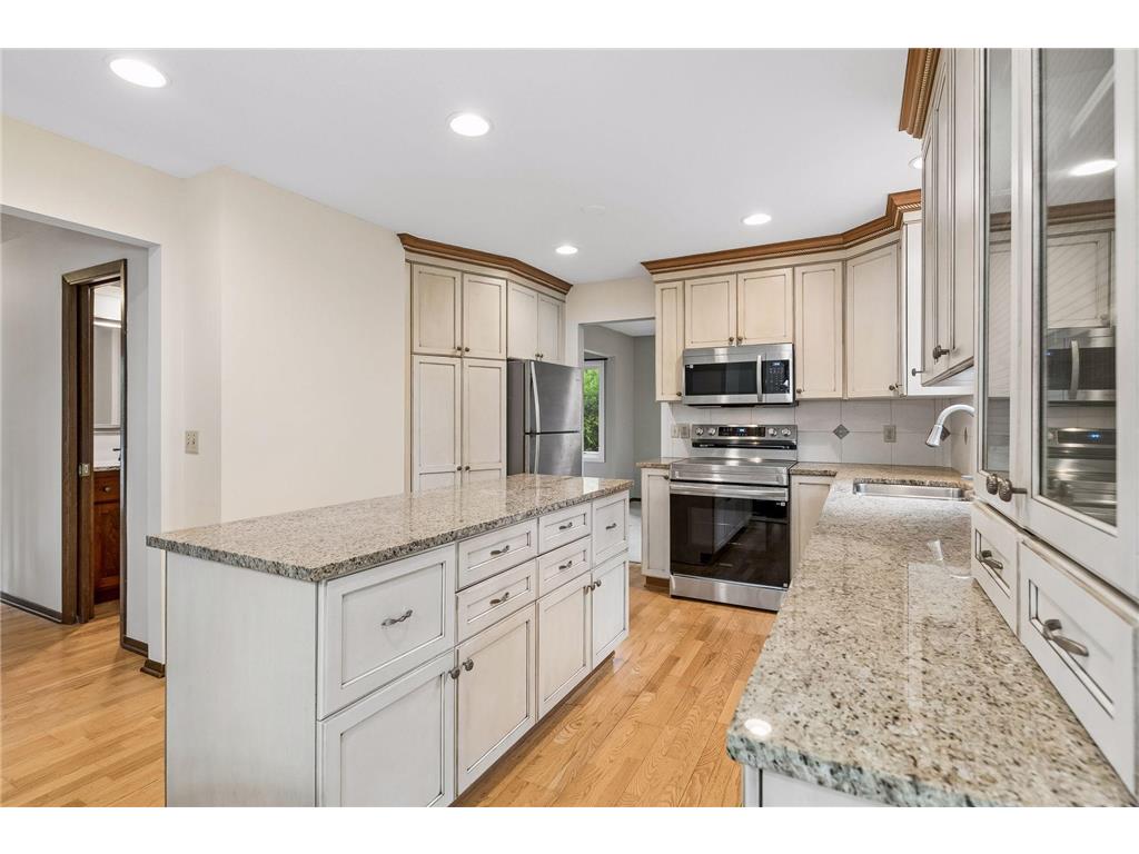 6001 W 98th Street Bloomington MN 55438 7058456 image9