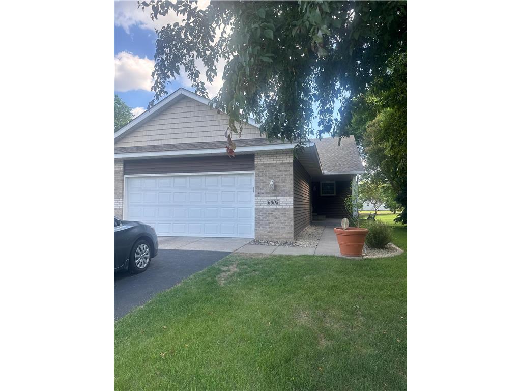 6005 Creekview Lane N Brooklyn Park MN 55443 7074838 image1