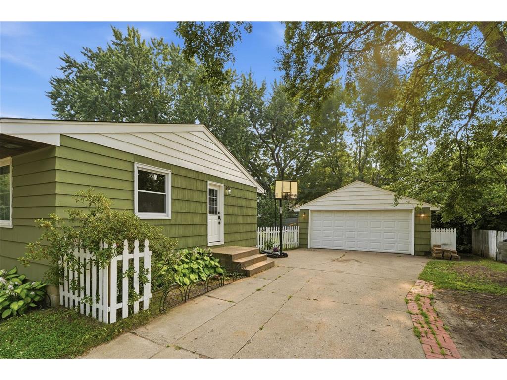 6009 Quebec Avenue N New Hope MN 55428 7106497 image3
