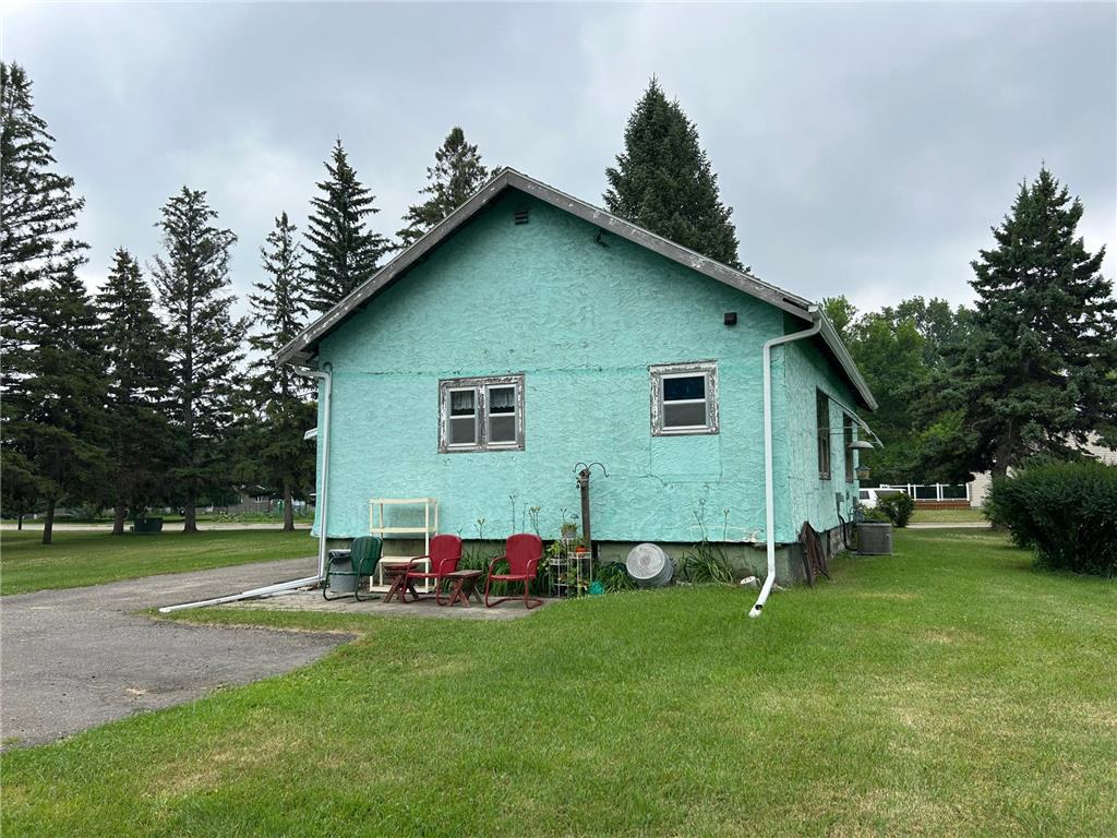 601 11th Street E Thief River Falls MN 56701 7111210 image17
