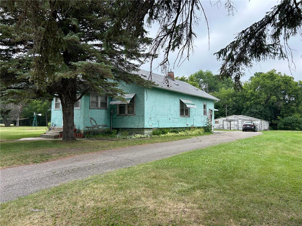 601 11th Street E Thief River Falls MN 56701 7111210 image2