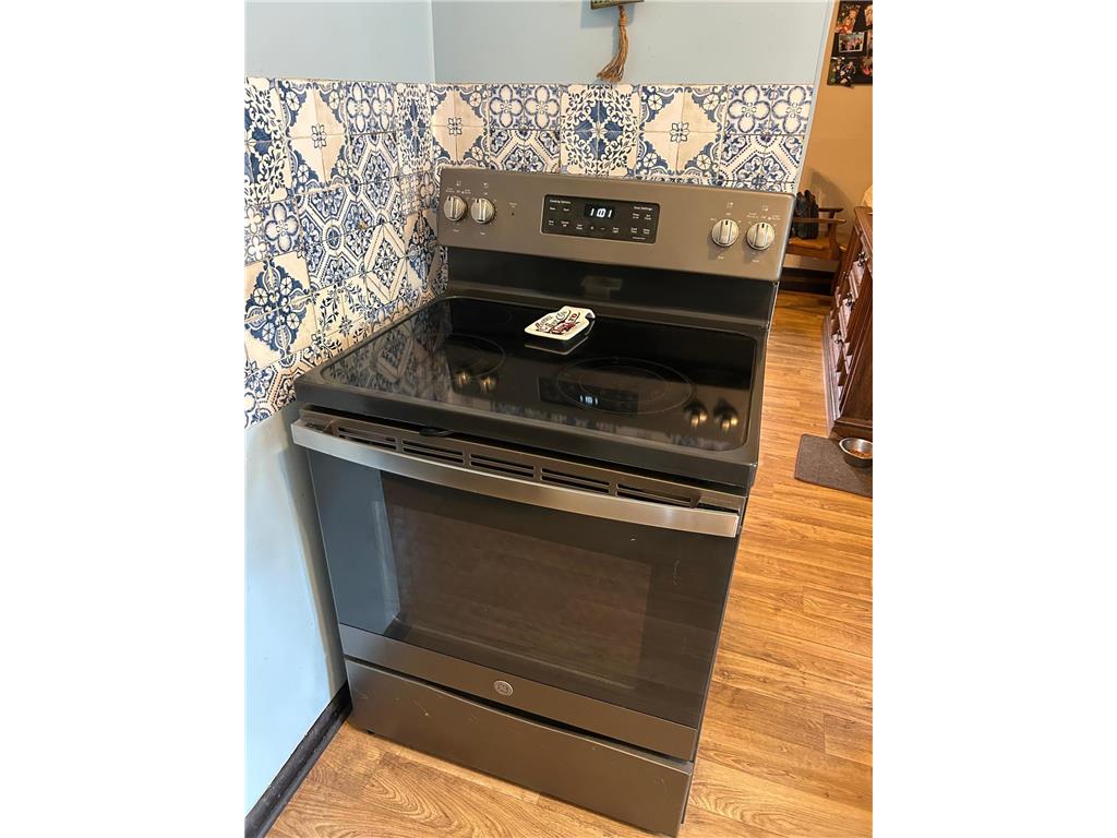 601 11th Street E Thief River Falls MN 56701 7111210 image24