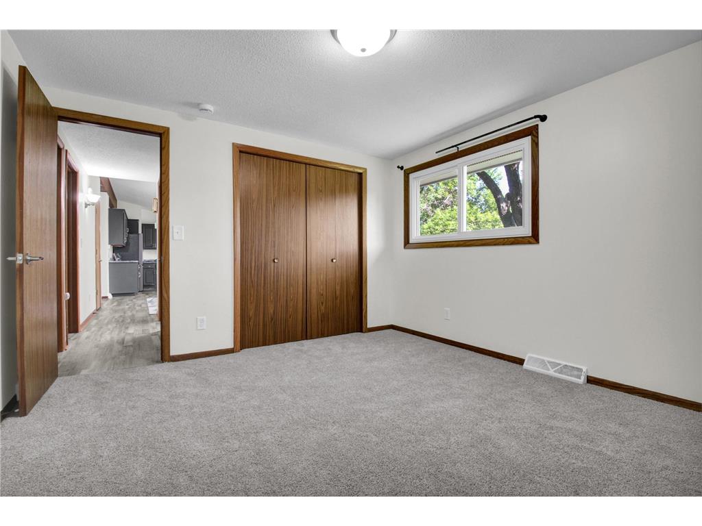 601 25th Avenue SW Willmar MN 56201 7110175 image10