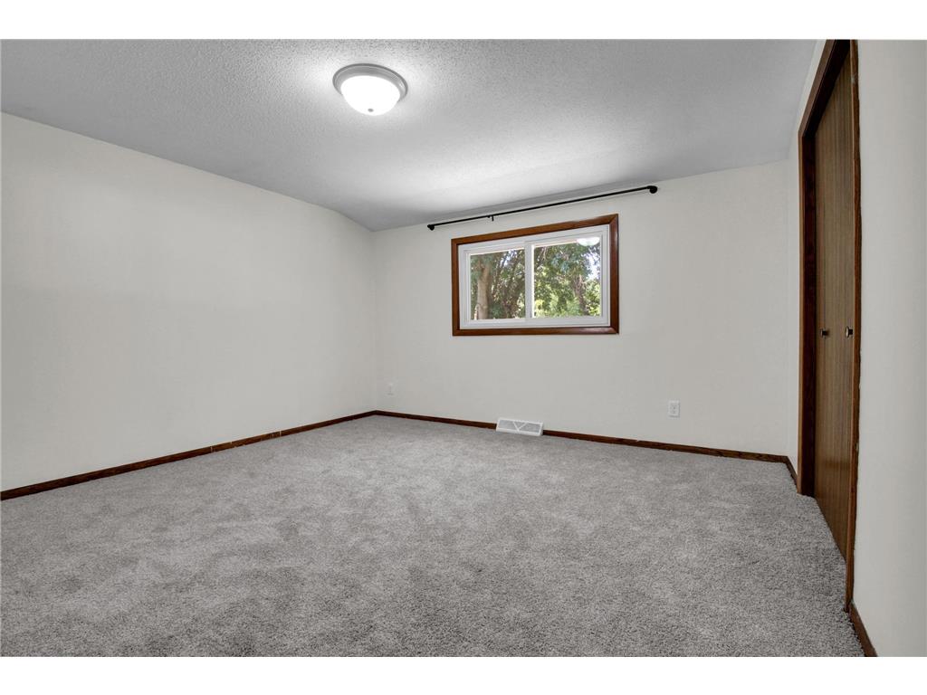 601 25th Avenue SW Willmar MN 56201 7110175 image9