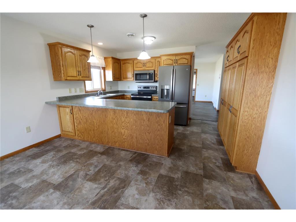 601 Cottonwood Avenue N Litchfield MN 55355 7044342 image4
