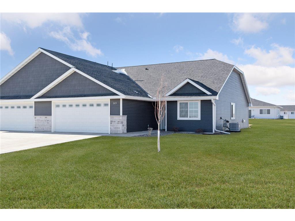 601 Field Point Street Roberts WI 54023 6648199 image1
