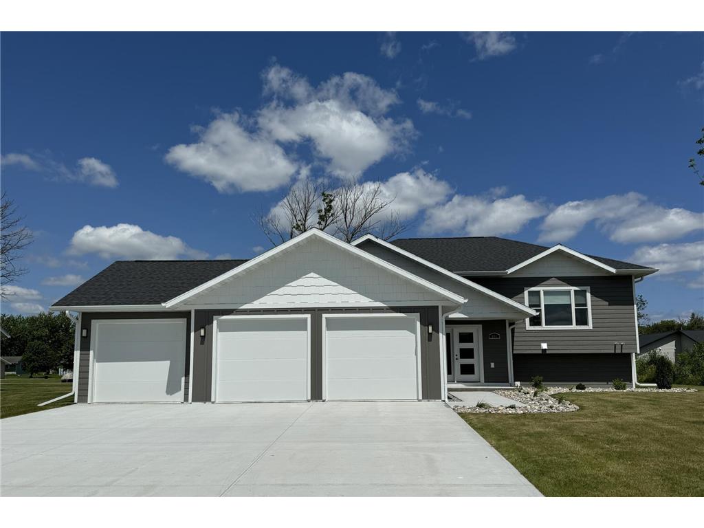 601 Lincoln Street SE Warroad MN 56763 6555662 image1