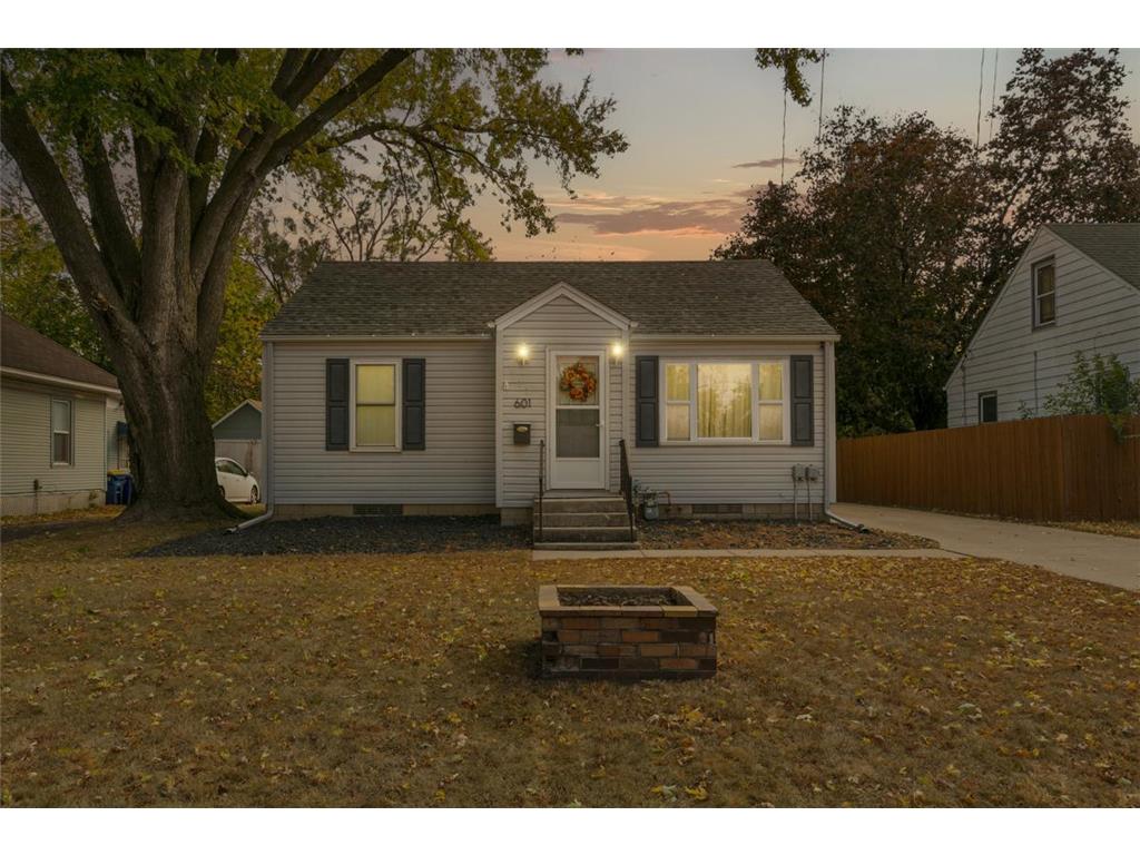 601 Park Avenue NW Faribault MN 55021 6616117 image1