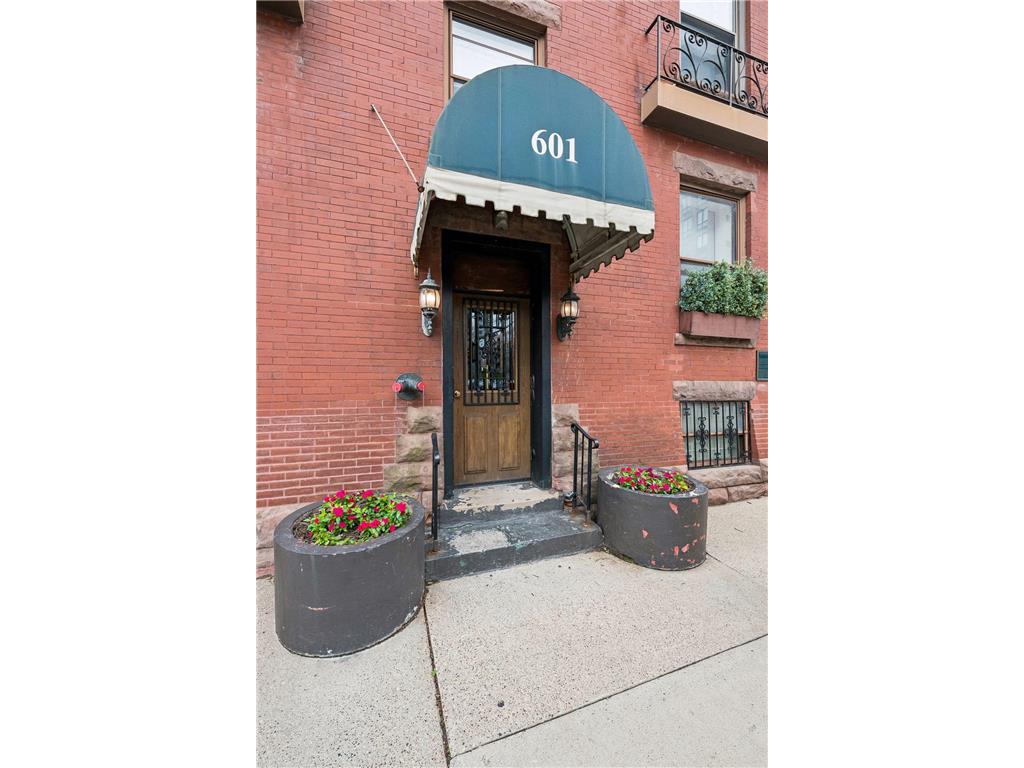 601 S 9th Street #1 Minneapolis MN 55404 7081396 image1