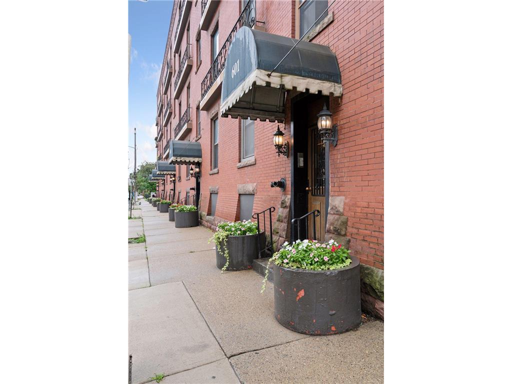 601 S 9th Street #3 Minneapolis MN 55404 6771372 image3